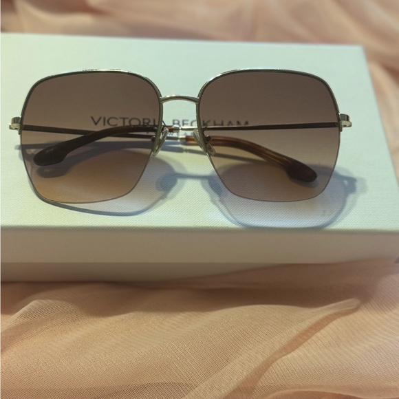 Victoria Beckham Gold Square Navigator Sunglasses VB214SA 725 Brown Gradient - Picture 8 of 8
